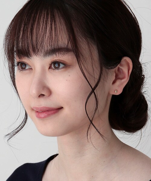 COCOSHNIK(ココシュニック)の「K18ビーンズ スタッドピアス(ピアス(両耳用)・レディース・ホワイト系その他7・00)」の5枚目の写真
