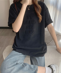 エンボス加工ロゴTシャツ