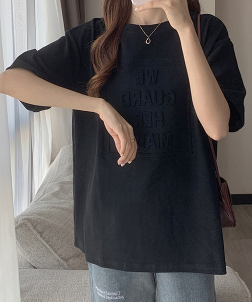 JUNOAH（ジュノア）の「エンボス加工ロゴTシャツ（Tシャツ/カットソー・レディース・グレー/ブラック/ネイビー/ホワイト/ブラウン・LARGE/MEDIUM/X-LARGE）」の7枚目の写真