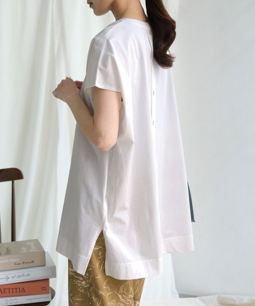 HER CLOSET(ハークローゼット)の「【shemoshelly】ドライタッチコットンバックスリットボタンフレンチスリーブ半袖プルオーバー(Tシャツ/カットソー・レディース・ブラック/オフホワイト/ピンク/ブルー/モカ・M)」の2枚目の写真