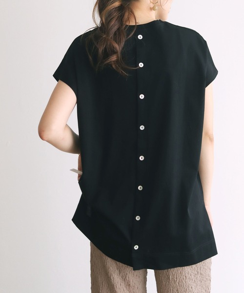 HER CLOSET(ハークローゼット)の「【shemoshelly】ドライタッチコットンバックスリットボタンフレンチスリーブ半袖プルオーバー(Tシャツ/カットソー・レディース・ブラック/オフホワイト/ピンク/ブルー/モカ・M)」の1枚目の写真