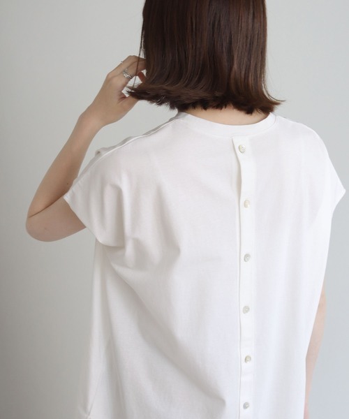 HER CLOSET(ハークローゼット)の「【shemoshelly】ドライタッチコットンバックスリットボタンフレンチスリーブ半袖プルオーバー(Tシャツ/カットソー・レディース・ブラック/オフホワイト/ピンク/ブルー/モカ・M)」の8枚目の写真