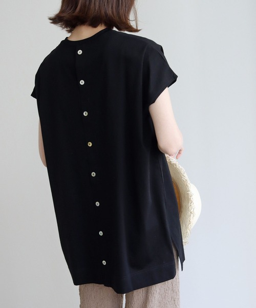 HER CLOSET(ハークローゼット)の「【shemoshelly】ドライタッチコットンバックスリットボタンフレンチスリーブ半袖プルオーバー(Tシャツ/カットソー・レディース・ブラック/オフホワイト/ピンク/ブルー/モカ・M)」の14枚目の写真