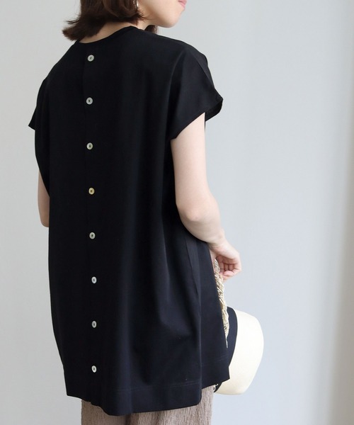 HER CLOSET(ハークローゼット)の「【shemoshelly】ドライタッチコットンバックスリットボタンフレンチスリーブ半袖プルオーバー(Tシャツ/カットソー・レディース・ブラック/オフホワイト/ピンク/ブルー/モカ・M)」の17枚目の写真