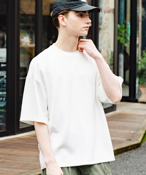 8(eight)(エイト)の「接触冷感COOLTシャツ(Tシャツ/カットソー・メンズ・ベージュ/ピンク/テラコッタ/パープル/ブルー/ホワイト/サックスブルー/ブラック/グレー/マスタード・X-LARGE/SMALL/MEDIUM/LARGE)」の2枚目の写真