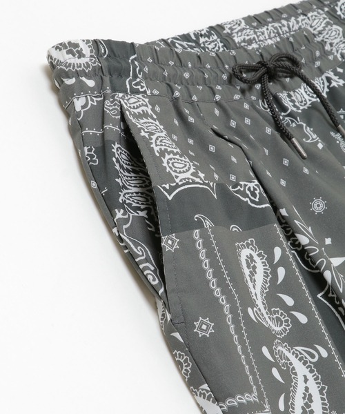 ikka(イッカ)の「ストレッチバンダナプリントショーツ(その他パンツ・メンズ・チャコールグレー/ブラウン・M/L)」の10枚目の写真