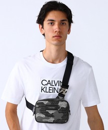 Calvin Klein（カルバン・クライン）の「アーバン ユーティリティ ハーネス カモ バッグ（ボディバッグ/ウエストポーチ・メンズ）」