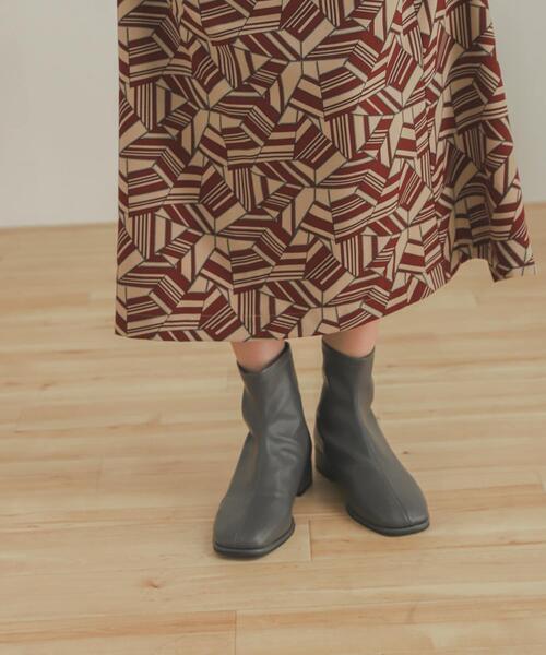 SENSE OF PLACE by URBAN RESEARCH（センスオブプレイスバイアーバンリサーチ）の「スクエアトウセンターシームストレッチローブーツ（その他シューズ・レディース・ブラック/ブラウン/グレー/アイボリー/ブラウン系その他・SMALL/MEDIUM/LARGE）」の3枚目の写真