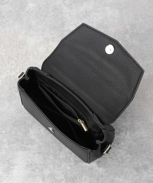 A part by(アパートバイ)の「カギツキミニショルダーバッグ 238025(ショルダーバッグ・レディース・ブラック/オフホワイト・FREE)」の7枚目の写真
