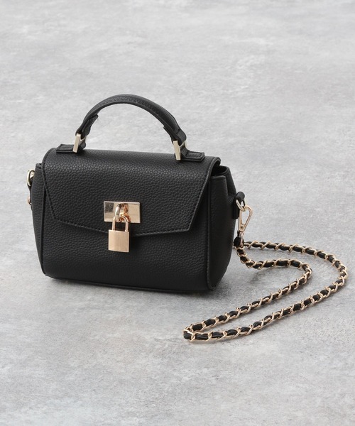 A part by(アパートバイ)の「カギツキミニショルダーバッグ 238025(ショルダーバッグ・レディース・ブラック/オフホワイト・FREE)」の5枚目の写真