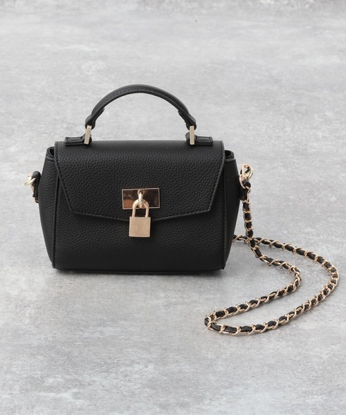 A part by(アパートバイ)の「カギツキミニショルダーバッグ 238025(ショルダーバッグ・レディース・ブラック/オフホワイト・FREE)」の4枚目の写真