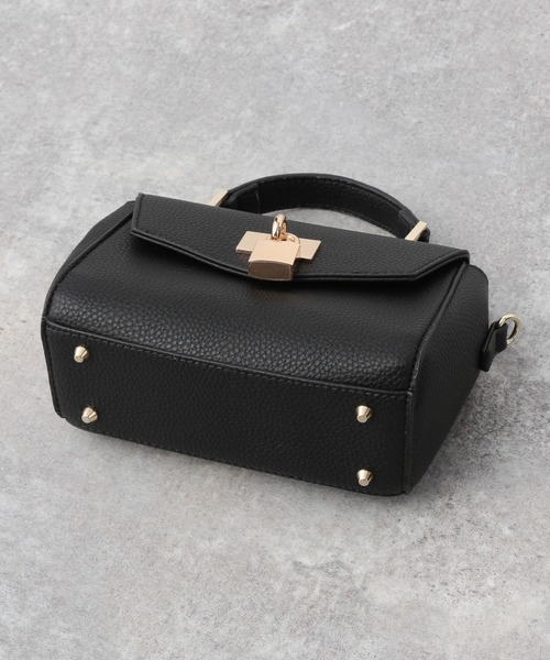 A part by(アパートバイ)の「カギツキミニショルダーバッグ 238025(ショルダーバッグ・レディース・ブラック/オフホワイト・FREE)」の9枚目の写真