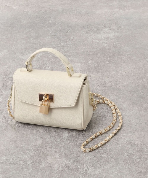 A part by(アパートバイ)の「カギツキミニショルダーバッグ 238025(ショルダーバッグ・レディース・ブラック/オフホワイト・FREE)」の15枚目の写真