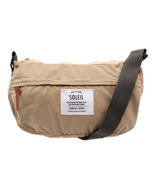 LBC（エルビーシー）の「レジスタントソレイユショルダー（ショルダーバッグ・レディース・ブラック/レッド/ネイビー/ベージュ/イエロー/オフホワイト/グレー/ワインレッド・ONE SIZE）」の4枚目の写真