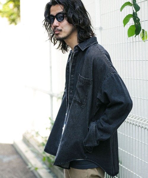 URBAN RESEARCH Sonny Label（アーバンリサーチサニーレーベル）の「オーバーサイズシャツ（シャツ/ブラウス・メンズ・インディゴブルー/ブラウン/ブラック系その他・MEDIUM/LARGE）」の16枚目の写真