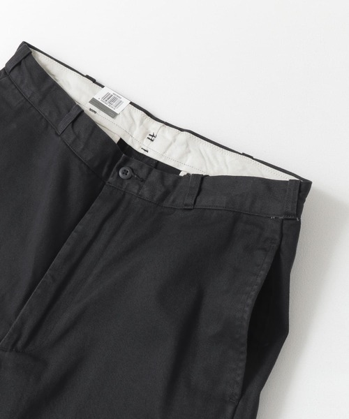 Levi's(リーバイス)の「Levi's STA-PREST LOOSE CHINO(チノパンツ・メンズ・ブラック・32/30)」の4枚目の写真