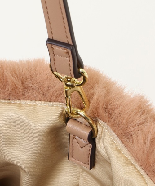 ikka（イッカ）の「エコファー2WAY Wポケットトートバッグ（ショルダーバッグ・レディース・オフホワイト/ブラウン/ピンク/ダークグリーン・FREE）」の13枚目の写真