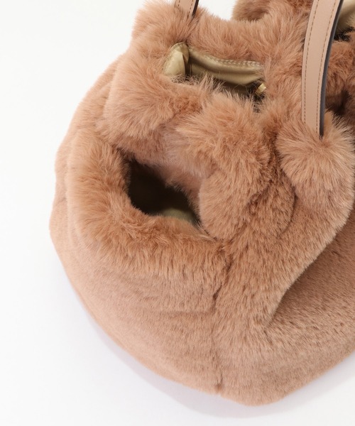 ikka（イッカ）の「エコファー2WAY Wポケットトートバッグ（ショルダーバッグ・レディース・オフホワイト/ブラウン/ピンク/ダークグリーン・FREE）」の11枚目の写真