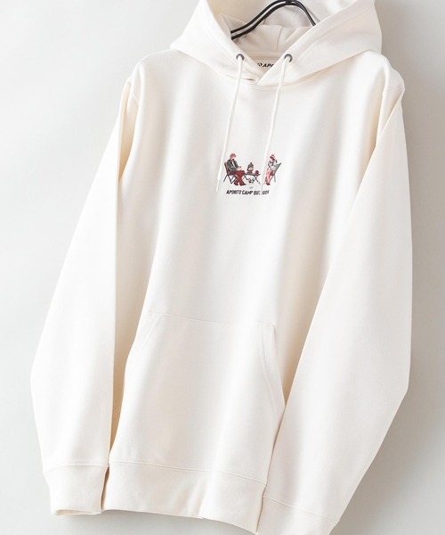 JEANS MATE(ジーンズメイト)の「CAMPモチーフ グラフィックプリントパーカー(パーカー・メンズ・カーキ/ブラック/ブルー系その他/アイボリー・LARGE/MEDIUM/X-LARGE)」の3枚目の写真