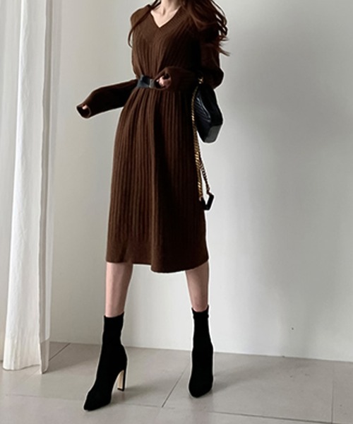 Doula Doula（ドゥーラドゥーラ）の「Vネックリブニットワンピース（ワンピース・レディース・オフホワイト/ブラウン/ブラック・FREE）」の9枚目の写真