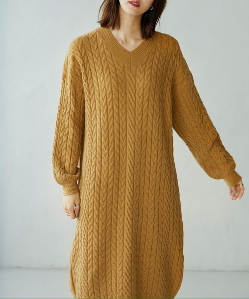 SAISON DE PAPILLON(セゾンドパピヨン)の「ケーブル編みVネックニットワンピース(ワンピース・レディース・ベージュ/アイボリー/グレー・S/L/M)」の21枚目の写真