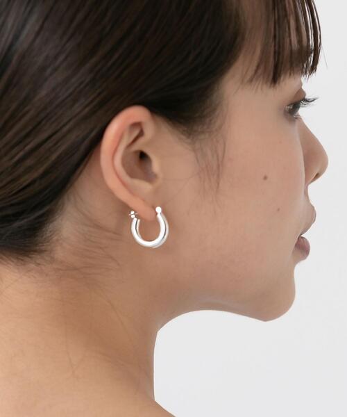 CITEN（シテン）の「＜CITEN（シテン）＞ぷっくり フープピアス（ピアス（両耳用）・レディース・ゴールド/シルバー・FREE）」の3枚目の写真