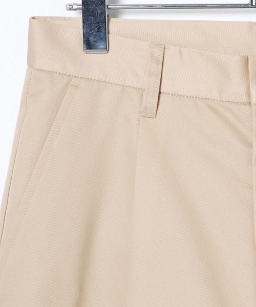 WEGO（ウィゴー）の「WEGO/タックテーパードチノパンツ（チノパンツ・メンズ・ベージュ/ブラック・MEDIUM/LARGE）」の22枚目の写真