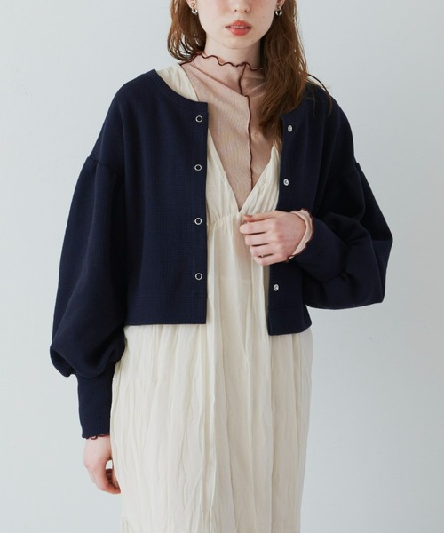 hinari(ヒナリ)の「2wayワッフルショートカーディガン(カーディガン/ボレロ・レディース・ベージュ/ネイビー/オフホワイト/ライトグリーン・FREE)」の15枚目の写真