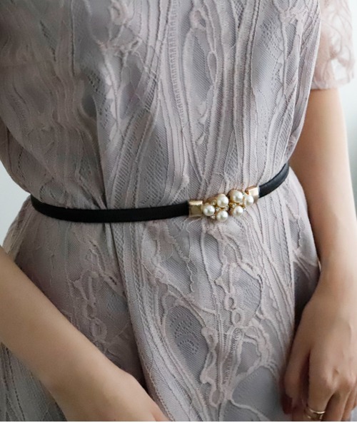 Cupid Heart（キューピッドハート）の「【Cupid Heart】結婚式ベルト　パール×ビジュー細ベルト（ベルト・レディース・ブラック/ベージュ・MEDIUM）」の2枚目の写真