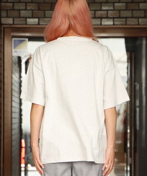 VANS(バンズ)の「VANS/バンズ M VANS LOGO BIG TEE 半袖ビッグロゴTシャツ オーバーサイズ(Tシャツ/カットソー・メンズ・ネイビー/アッシュグレー/ダークグリーン・XL/M/L)」の5枚目の写真