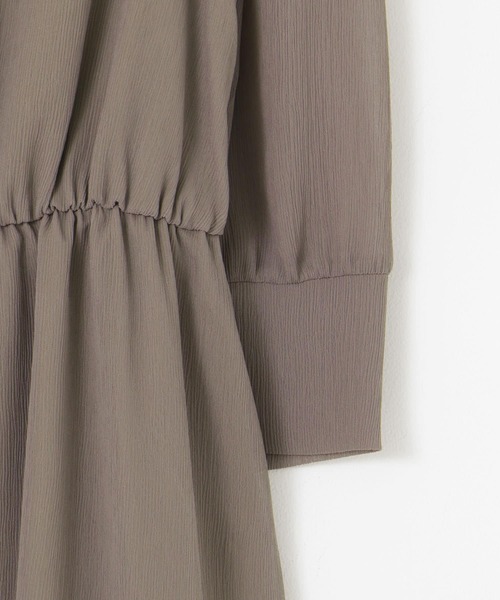 URBAN RESEARCH ROSSO（アーバンリサーチロッソ）の「kaene　楊柳シフォンワンンピース（ワンピース・レディース・グレー/ブラック・38）」の15枚目の写真