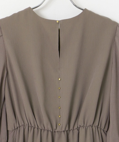 URBAN RESEARCH ROSSO（アーバンリサーチロッソ）の「kaene　楊柳シフォンワンンピース（ワンピース・レディース・グレー/ブラック・38）」の18枚目の写真