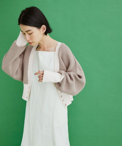 ADAM ET ROPE'（アダムエロペ）の「【一部直営店舗・WEB限定】キャミワンピースコンビ2WAYニットカーディガン（ワンピース・レディース・ブラック/キナリ・FREE）」の21枚目の写真