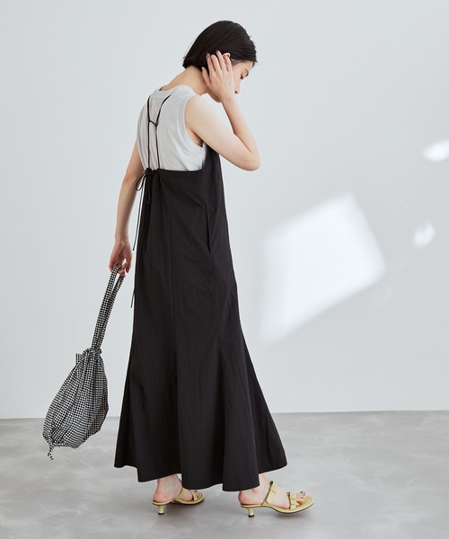 ADAM ET ROPE'（アダムエロペ）の「【一部直営店舗・WEB限定】キャミワンピースコンビ2WAYニットカーディガン（ワンピース・レディース・ブラック/キナリ・FREE）」の6枚目の写真