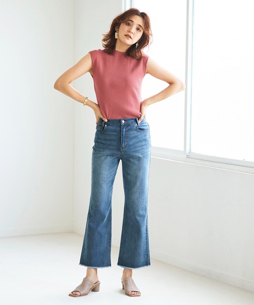 GeeRA(ジーラ)の「裾フリンジセミフレアーデニムパンツ(デニムパンツ・レディース・インディゴブルー/ブルー・61/64/67)」の13枚目の写真