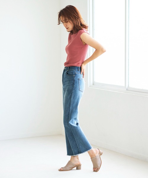 GeeRA(ジーラ)の「裾フリンジセミフレアーデニムパンツ(デニムパンツ・レディース・インディゴブルー/ブルー・61/64/67)」の15枚目の写真