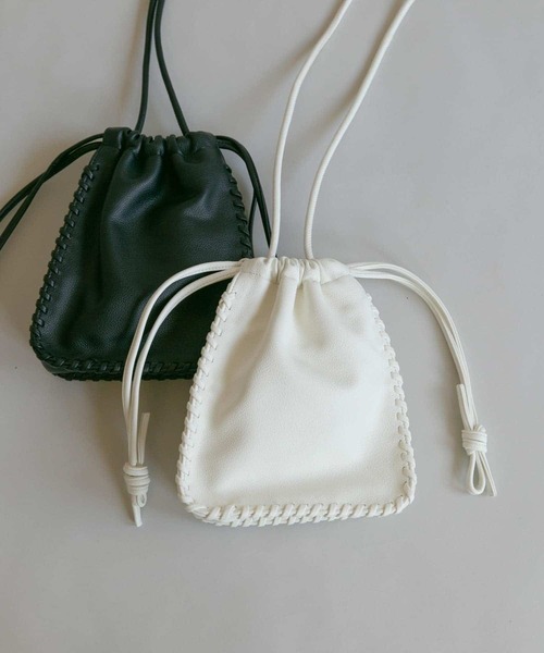 URBAN RESEARCH ROSSO(アーバンリサーチロッソ)の「ステッチデザインポシェット(ショルダーバッグ・レディース・ブラック/アイボリー・FREE)」の4枚目の写真