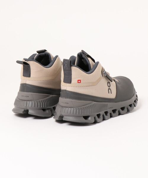 On（オン）の「【ON】Cloud Hi（スニーカー・レディース・ブラック・23cm/23.5cm/24cm/24.5cm/25cm）」の2枚目の写真