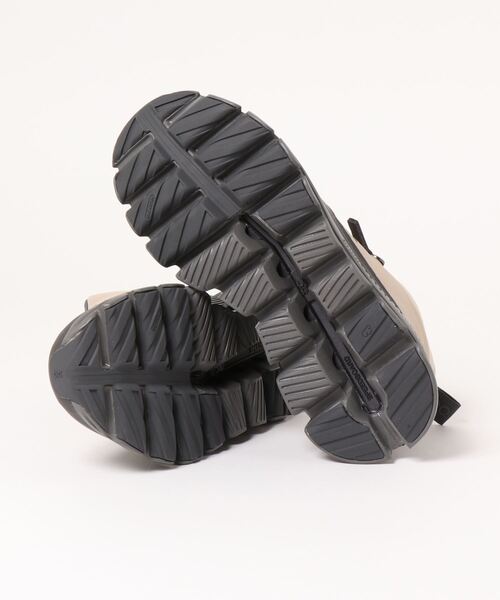 On（オン）の「【ON】Cloud Hi（スニーカー・レディース・ブラック・23cm/23.5cm/24cm/24.5cm/25cm）」の3枚目の写真