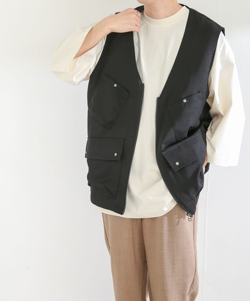 SENSE OF PLACE by URBAN RESEARCH(センスオブプレイスバイアーバンリサーチ)の「マルチポケットベスト(ベスト・メンズ・ライトベージュ/ブラック・LARGE/MEDIUM)」の4枚目の写真