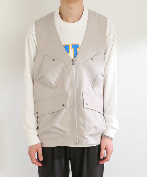 SENSE OF PLACE by URBAN RESEARCH(センスオブプレイスバイアーバンリサーチ)の「マルチポケットベスト(ベスト・メンズ・ライトベージュ/ブラック・LARGE/MEDIUM)」の7枚目の写真