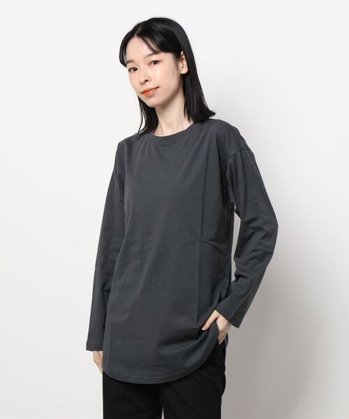 Te chichi TERRASSE（テチチテラス）の「天竺チュニックロングTシャツ（Tシャツ/カットソー・レディース・ネイビー/オフホワイト/チャコール・ﾌﾘ-）」の2枚目の写真