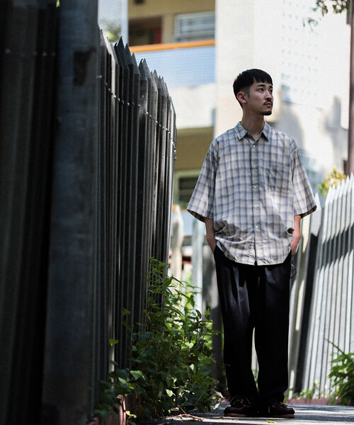 BEAMS（ビームス）の「BEAMS / オンブレチェック イージーシャツ（シャツ/ブラウス・メンズ・ベージュ/グレー・SMALL/MEDIUM/LARGE/X-LARGE）」の5枚目の写真