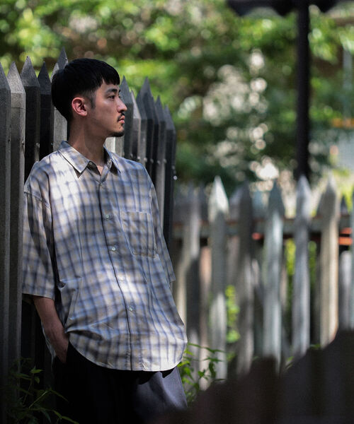 BEAMS（ビームス）の「BEAMS / オンブレチェック イージーシャツ（シャツ/ブラウス・メンズ・ベージュ/グレー・SMALL/MEDIUM/LARGE/X-LARGE）」の6枚目の写真