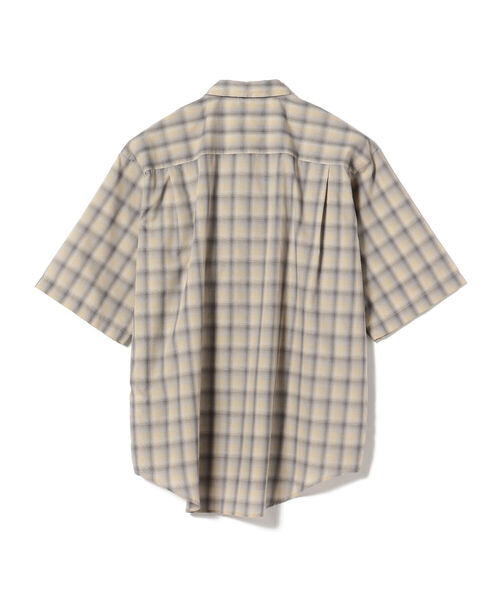 BEAMS（ビームス）の「BEAMS / オンブレチェック イージーシャツ（シャツ/ブラウス・メンズ・ベージュ/グレー・SMALL/MEDIUM/LARGE/X-LARGE）」の18枚目の写真