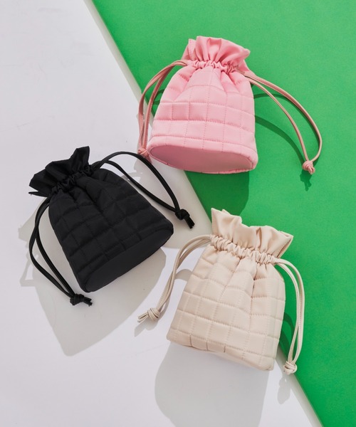 Aunt Marie's(アントマリーズ)の「ボールチェーンキルティング巾着バッグ / ショルダーバッグ(ショルダーバッグ・レディース・ブラック/ピンク/アイボリー・FREE)」の2枚目の写真