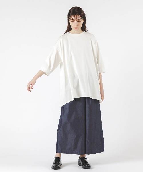 mizuiroind(ミズイロインド)の「mizuiro ind モックネックフレアチュニック(Tシャツ/カットソー・レディース・オフホワイト/ネイビー/ベージュ/ブラック・FREE)」の1枚目の写真