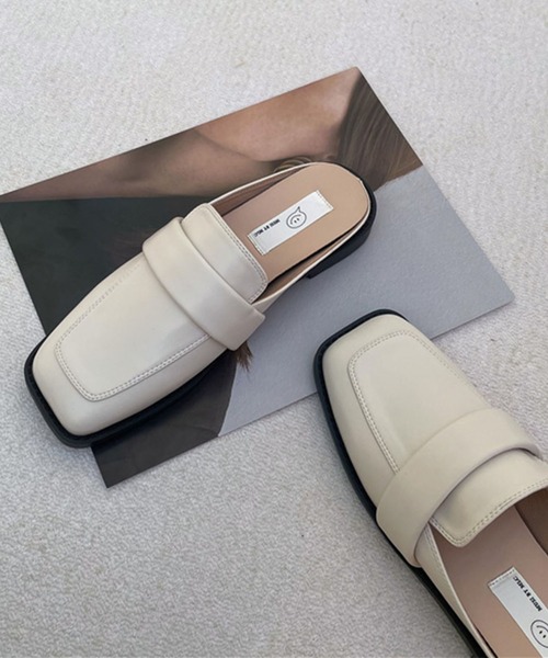 me+em select（ミームセレクト）の「スクエアトゥローファーモダンミュールサンダル（サンダル・レディース・アイボリー/ブラウン/ブラック・37/39/38）」の2枚目の写真