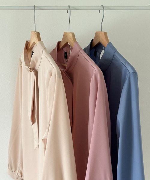 Amulet(アミュレット)の「【お気に入り2.3万人突破】ボウタイブラウス 長袖|きれいめ通勤トップス(シャツ/ブラウス・レディース・グリーン/ベージュ/マスタード/ネイビー/ボルドー/ダークブラウン/キャメル/ブラック/カーキ/ライトピンク/ブルー/グレー・M/XL/L)」の21枚目の写真