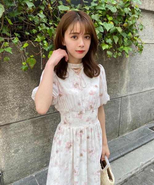 ナイスクラップ　水彩花柄シャーリングワンピース セール】【再入荷】水彩花柄シャーリングワンピース（ワンピース